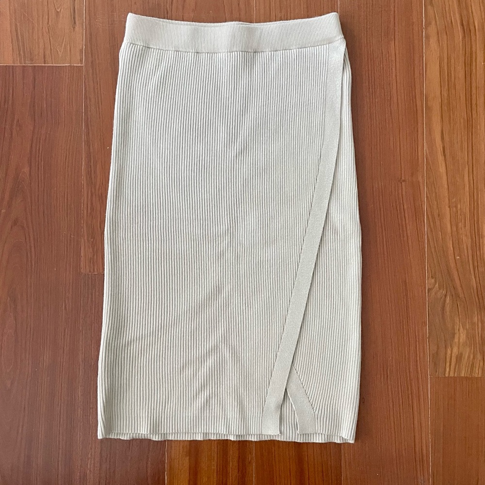 Abercrombie and Fitch. Midi slit sweater skirt